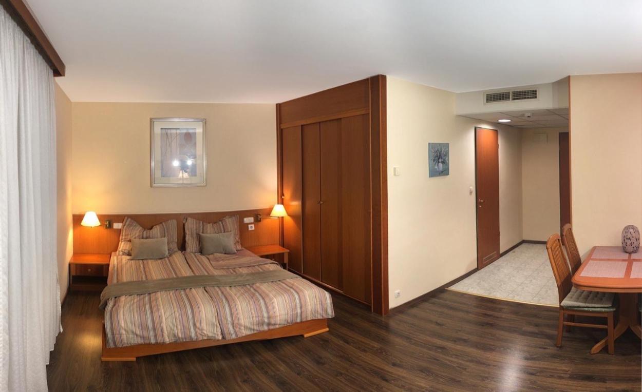 Palace Wellness Apartman Heviz Apartment Luaran gambar